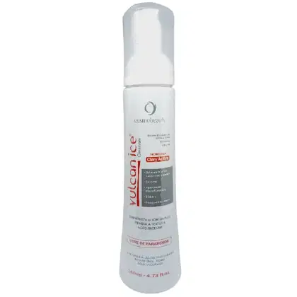 Espuma de limpeza facial.