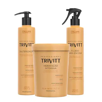 Três produtos da linha Trivitt da Itallian Hairtech: um frasco com bomba de 300ml, um pote de 1kg e outro frasco com bomba de 300ml, todos em embalagens com cores predominantes de amarelo e preto.