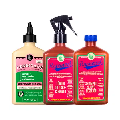 A imagem mostra 3 produtos de Lola From Rio. Todos com frasco retangular, um tônico com tampa em spray, um shampoo com tampa rosqueável e um acidificante com tampa em formato de bico dosador.