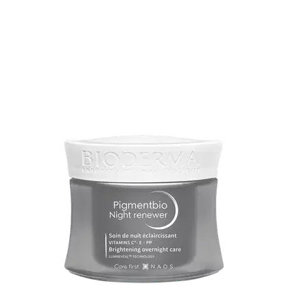 Frasco branco da marca Bioderma contendo o produto "Pigmentbio Night renewer", um creme para cuidados noturnos com vitaminas C, E e PP para uniformizar a pele.