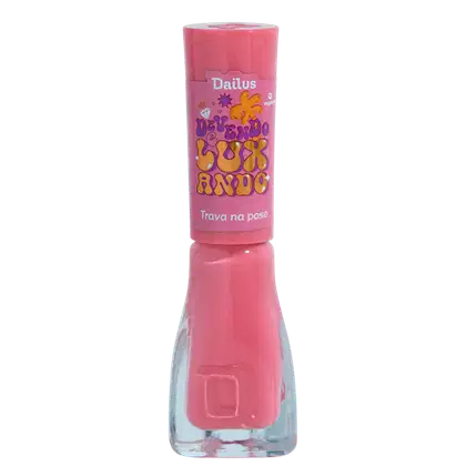 Imagem do produto Dailus Devendo e Luxando Trava na Pose - Esmalte 8ml