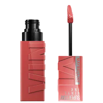 Maybelline Super Stay Matte Ink batom líquido em embalagem preta e rosa, com aplicador em formato de pincel. O rótulo exibe o nome da marca e a promessa de longa duração.