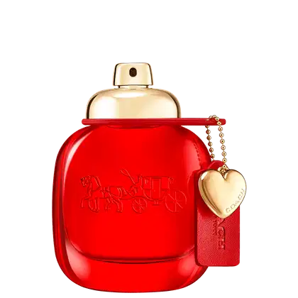 Perfume em frasco vermelho brilhante com tampa dourada. O frasco tem formato arredondado e apresenta uma imagem em relevo de uma carruagem puxada por cavalos. Um pingente em forma de coração dourado com a inscrição "Coach" está pendurado no frasco.