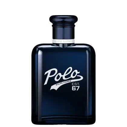 Frasco de perfume Polo da Ralph Lauren em tom azul escuro com rótulo branco destacando o nome Polo 67. Embalagem elegante e minimalista com tampa preta.