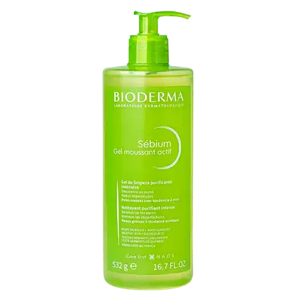 Frasco de gel de limpeza facial da linha Sébium da Bioderma, com bomba doseadora verde, rótulo com informações sobre o produto em francês.