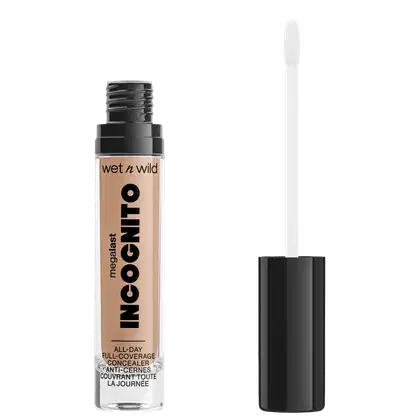 A imagem mostra um corretivo líquido da marca de cosméticos Wet n Wild chamado "Incognito". O produto é descrito como "Cobertura Total o Dia Todo" e apresenta um aplicador em forma de pincel integrado à embalagem.