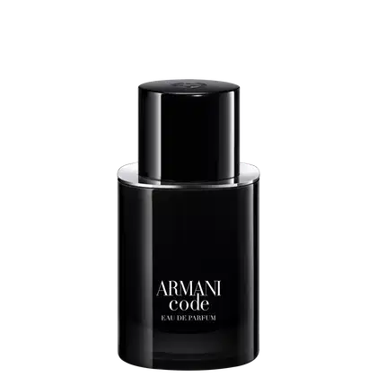 A imagem mostra um frasco cilíndrico preto brilhante, com linhas retas e modernas. No corpo do frasco, está inscrito em letras brancas "ARMANI code EAU DE PARFUM", deixando evidente que é um eau de parfum da linha Code da marca Armani.