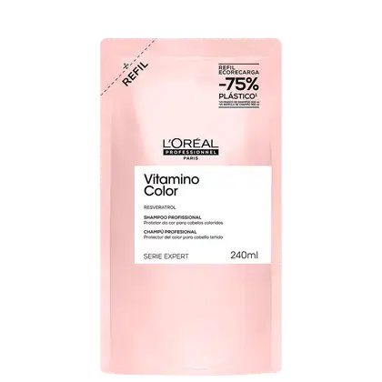 A imagem mostra o Refil Shampoo Vitamino Color, de L’Oréal Professionnel, em embalagem de 240ml. O frasco rosa com detalhes em preto e branco destaca a sofisticação da linha.