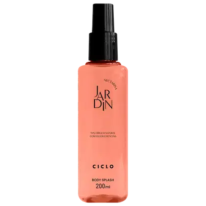 Frasco plástico transparente de 200ml contendo um líquido de cor salmão. Rótulo na frente com o logotipo da marca Jardin em letras pretas e texto indicando que é um produto de origem 94% natural com óleos essenciais.