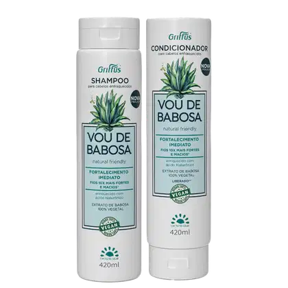 A imagem mostra shampoo e condicionador da marca Griffus em embalagens cilíndricas brancas. Rótulos com fundo azul claro e detalhes em verde, exibindo a imagem de uma folha de babosa.