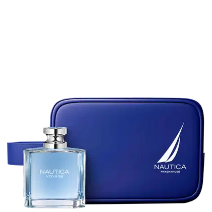 Perfume Nautica Voyage em frasco retangular transparente com líquido azul claro. Nécessaire azul marinho brilhante com o logotipo e nome "Nautica Fragrances" em branco.