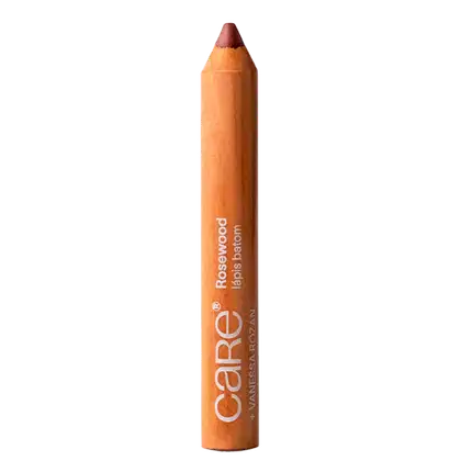 Lápis de batom em formato cilíndrico de madeira. Cor marrom avermelhada. Rótulo laranja com o texto "Care" e "Rosewood" impresso.