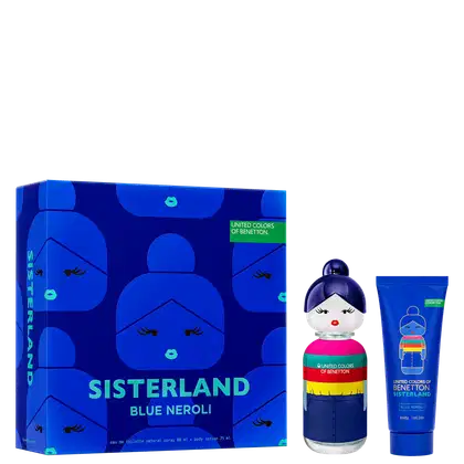 Conjunto da linha Sisterland da Benetton, composto por um frasco de perfume e um tubo de loção corporal. O frasco de perfume tem um design arredondado e colorido, de uma boneca. A embalagem externa é uma caixa azul com ilustrações de rostos estilizados.