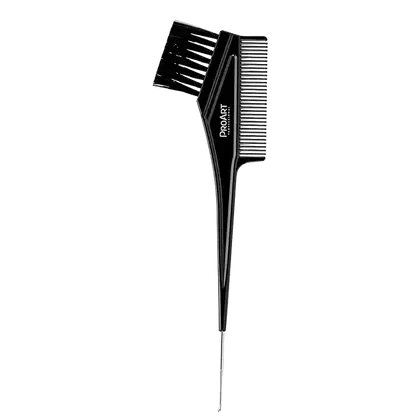 Pente preto da marca ProArt com dentes finos e longos, com formato triangular e cabo estreito, em fundo escuro.
