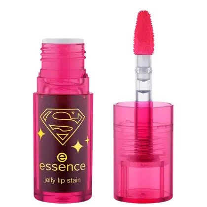 Frasco de lip tint em tom rosa da marca Essence. Aplicador em formato de pincel para aplicação precisa do produto.