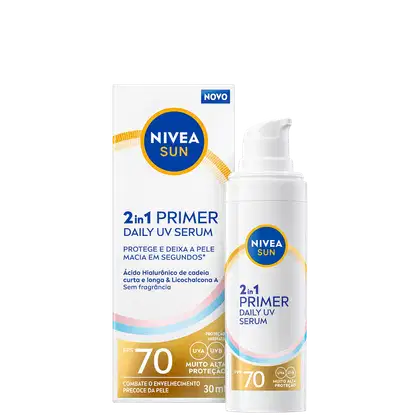 Produto de proteção solar da marca NIVEA, com embalagem branca e azul, contendo um frasco com bomba dosadora. Rótulo indica tratar-se de um "2 em 1 Primer Daily UV Serum" com FPS 70 e proteção UVA/UVB.