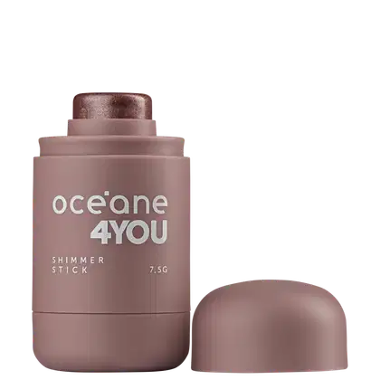 Produto em embalagem cilíndrica de cor nude escuro, com rótulo branco exibindo o nome "oceane 4you" e a descrição "Shimmer Stick" em letras brancas. O produto possui uma tampa na parte superior.