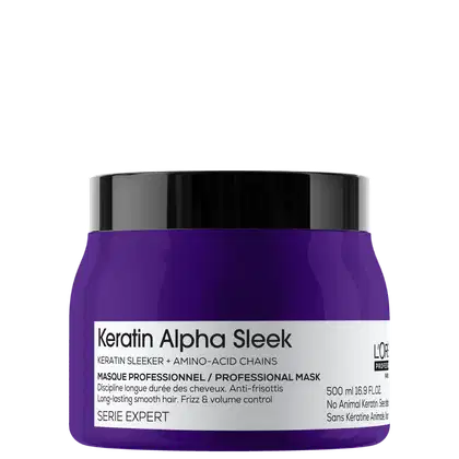 Frasco de máscara capilar profissional Keratin Alpha Sleek, com embalagem roxa e preta, contendo 500 ml do produto. O rótulo destaca o uso de queratina e aminoácidos para disciplinar e suavizar os cabelos, controlando o frizz e o volume.