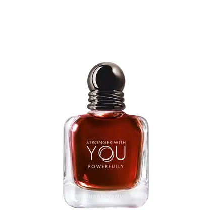 Frasco  do perfume com formato esférico e tampa prateada. O líquido vermelho exibe o texto "STRONGER WITH YOU POWERFULLY" em letras brancas. O produto é apresentado em fundo preto, destacando sua aparência elegante e sofisticada.