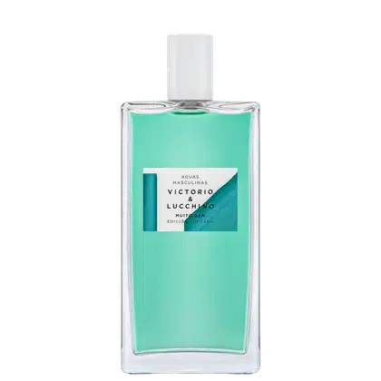 Frasco de perfume masculino da marca Victorio & Lucchino, com embalagem de vidro transparente e líquido de cor verde-água. O rótulo exibe o nome da fragrância "Victorio & Lucchino" em letras brancas.