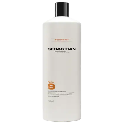 Frasco branco com rótulo preto da marca Sebastian Professional, contendo condicionador da linha Potion 9 para cabelos nutridos e maleáveis.