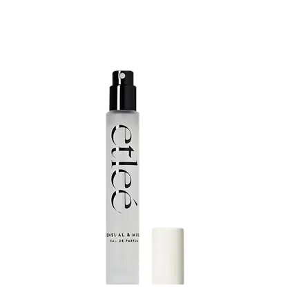 Frasco de perfume Etleé Sensual & Musk, com embalagem preta e branca, contendo texto em destaque com o nome da marca e do produto.