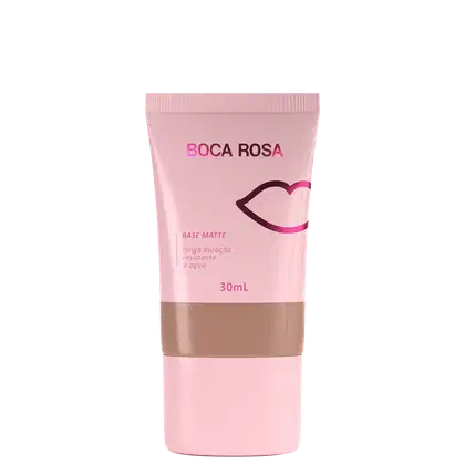 Base Matte Boca Rosa em bisnaga rosa com faixa bege, 30mL, com coração estilizado na embalagem e indicação de longa duração resistente à água.