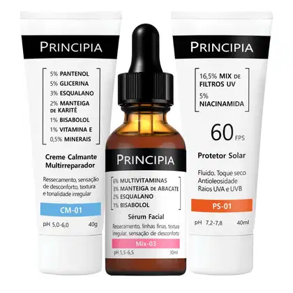 Três produtos da marca Principia: um creme multireparador, um sérum facial e um protetor solar em embalagens brancas e pretas com informações sobre os ingredientes e propriedades dos produtos.
