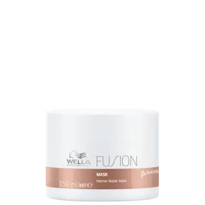 Frasco branco da linha Wella Fusion, contendo máscara de reparação intensa com 150 ml. O rótulo apresenta o nome da linha e a indicação "Mask" em letras pretas.