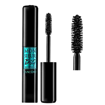 Frasco preto de máscara para cílios da marca Lancôme, chamado "Monsieur Big Waterproof", com pincel volumizador e escuro. O rótulo apresenta o nome da marca e do produto em letras brancas.