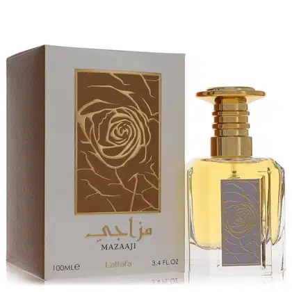 Frasco de perfume Lattafa Mazaaji com embalagem de caixa marrom e dourada, apresentando um design de rosa dourada. O frasco de vidro possui tampa dourada e contém 100 ml de produto.