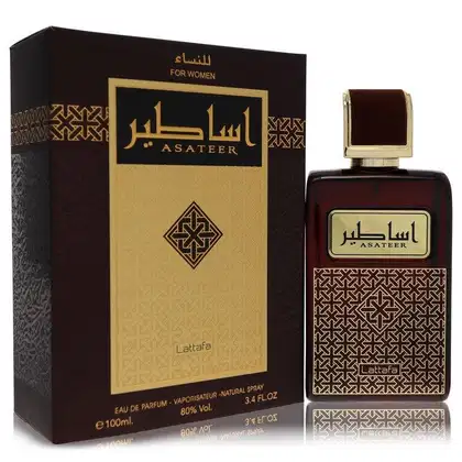 Trata-se de um frasco de perfume da marca Lattafa, com embalagem preta e dourada. O rótulo exibe o nome "Asateer" em árabe e em inglês, com um padrão geométrico decorativo. O frasco possui um design elegante e sofisticado, com 100 ml de volume.
