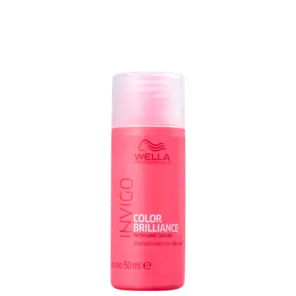 Frasco de shampoo Wella Professionals Invigo Color Brilliance, com 50 ml, em embalagem vermelha, com rótulo destacando a linha "Color Brilliance" e a presença de "Lime Caviar" na fórmula.