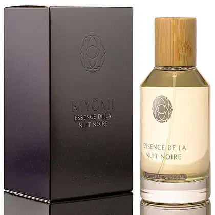 Caixa preta e frasco de perfume Kiyomi Essence de la Nuit Noire, com rótulo em branco e tampa de bambu. Produto de 100 ml, com embalagem elegante e sofisticada.