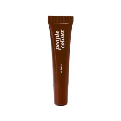 Tubo de lábios de cor marrom escura com rótulo branco contendo a inscrição "people culture" em letras brancas. O produto parece ser um bálsamo ou gloss labial da marca Simple Organic.