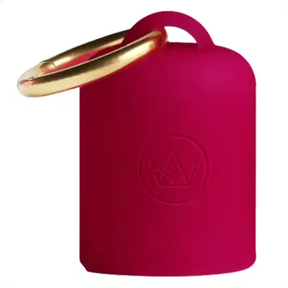 Case para lip oil da marca Mari Maria Makeup feito em silicone em tom rosa pink e alça dourada