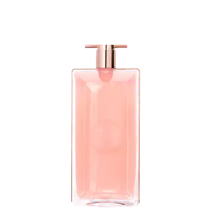 Frasco de perfume Idôle Lancôme de cor rosa claro, com tampa e corpo em formato retangular. Rótulo com nome da marca e informações do produto visíveis.
