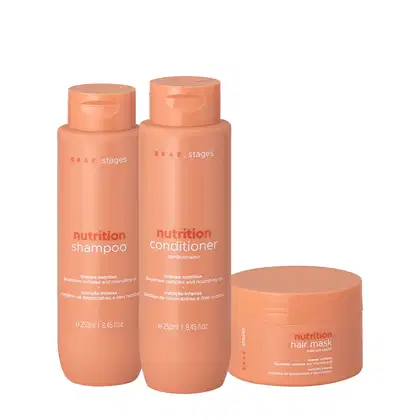 Conjunto de produtos de cuidados capilares da marca Braé, incluindo shampoo, condicionador e máscara capilar, em embalagens de plástico laranja com detalhes em branco.