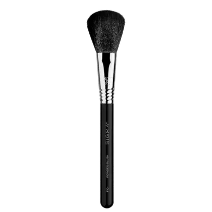 A imagem mostra um pincel de maquiagem de alta qualidade da marca Sigma Beauty. O pincel tem um cabo preto com o nome "Sigma" e a descrição "Powder Brush F10" gravados nele. A parte superior possui cerdas densas e macias em formato arredondado.