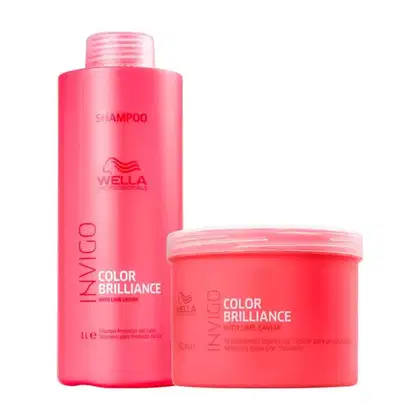 Dois produtos da linha Wella Professionals Color Brilliance, incluindo um frasco de shampoo rosa e um pote de máscara capilar rosa, ambos com rótulos indicando o tratamento para cabelos coloridos.