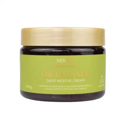 Pote de creme para cabelos da marca Mix Oil, com rótulo verde e dourado, contendo a descrição "Oil Balance Deep Rescue Cream".