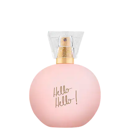 Perfume em frasco arredondado de vidro rosa claro. A tampa é transparente com detalhes dourados. No corpo do frasco, está escrito "Hello Hello!" em letras cursivas. O frasco tem uma forma simples e elegante, com uma silhueta curvilínea.