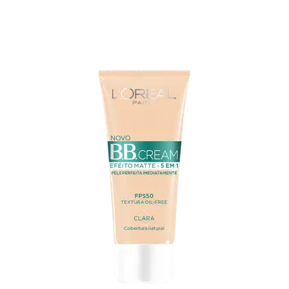 Tubo de BB Cream da L'Oréal Paris com efeito matte, FPS 50 e cobertura natural. Embalagem em tons de bege e verde, com o logo da marca e informações sobre o produto.