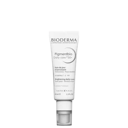Tubo branco de 40 ml da linha Pigmentbio da Bioderma, com rótulo destacando o cuidado diário FPS 50+ para peles sensíveis com manchas escuras.
