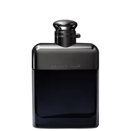 Frasco de perfume Ralph's Club, com embalagem preta brilhante e tampa arredondada em metal cromado. O rótulo em relevo na embalagem exibe o nome Ralph's Club