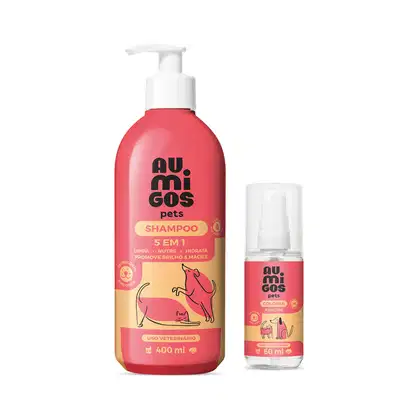 Dois itens da marca Au.Migos em tons de laranja e branco, sendo um frasco de 400ml de shampoo 5 em 1 e um frasco com líquido claro e válvula spray de 60ml com colônia para pets adultos.