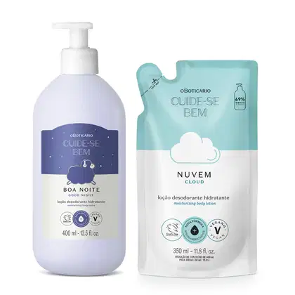 Duas embalagens contendo loção hidratante corporal Cuide-se Bem, sendo um frasco branco com bomba dosadora e rótulo azul escuro e branco com ovelha ilustrada da linha Boa Noite e um refil em sachê branco e azul claro com nuvem ilustrada da linha Nuvem.