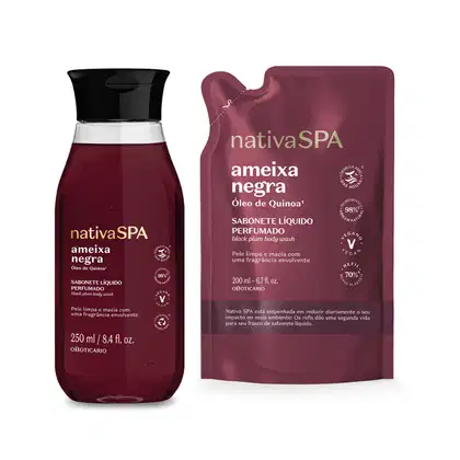 Dois itens Nativa SPA Ameixa Negra contendo sabonete líquido perfumado: frasco de 250ml transparente com líquido vermelho escuro, tampa preta e letras douradas e brancas acompanhado de um refil em sachê de 200ml vermelho escuro com letras brancas.