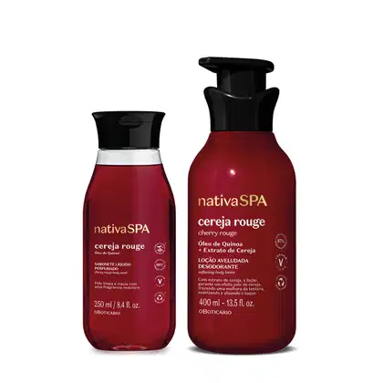 Dois frascos na cor vermelho escuro, letras brancas e douradas e tampa preta da marca Nativa SPA Cereja Rouge: o primeiro contém 250ml de sabonete líquido corporal e o segundo, com tampa dosadora, contém 400ml de loção aveludada corporal.