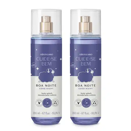 Imagem de dois frascos de body splash Cuide-se Bem Boa Noite, com rótulos em tons de roxo e branco e imagem de nuvem estilizada, com pulverizador dourado no topo. Cada um deles contém 200 ml do produto.